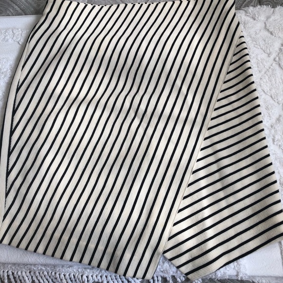 Loft Skirt - Picture 1 of 1